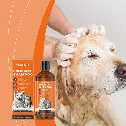 Golden retriever getting a gentle head wash with Yegbong premium shampoo for dogs and cats